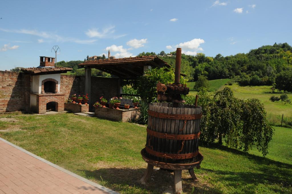 B&B La Coccarda Castell'Alfero Bagian luar foto