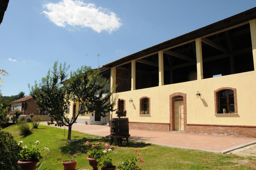 B&B La Coccarda Castell'Alfero Bagian luar foto